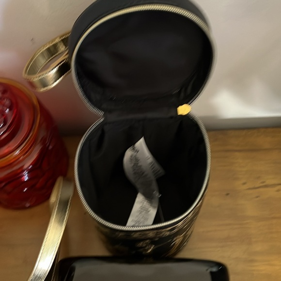 2022 Disney Parks Hercules 25th Anniversary Muses Crossbody Bag - Picture 6 of 7